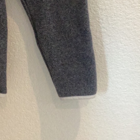 Columbia women’s or men’s sweatshirt? Size Medium, like new condition. - Picture 8 of 12